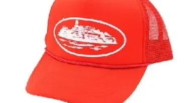 Corteiz Alcatraz Trucker Hat Red