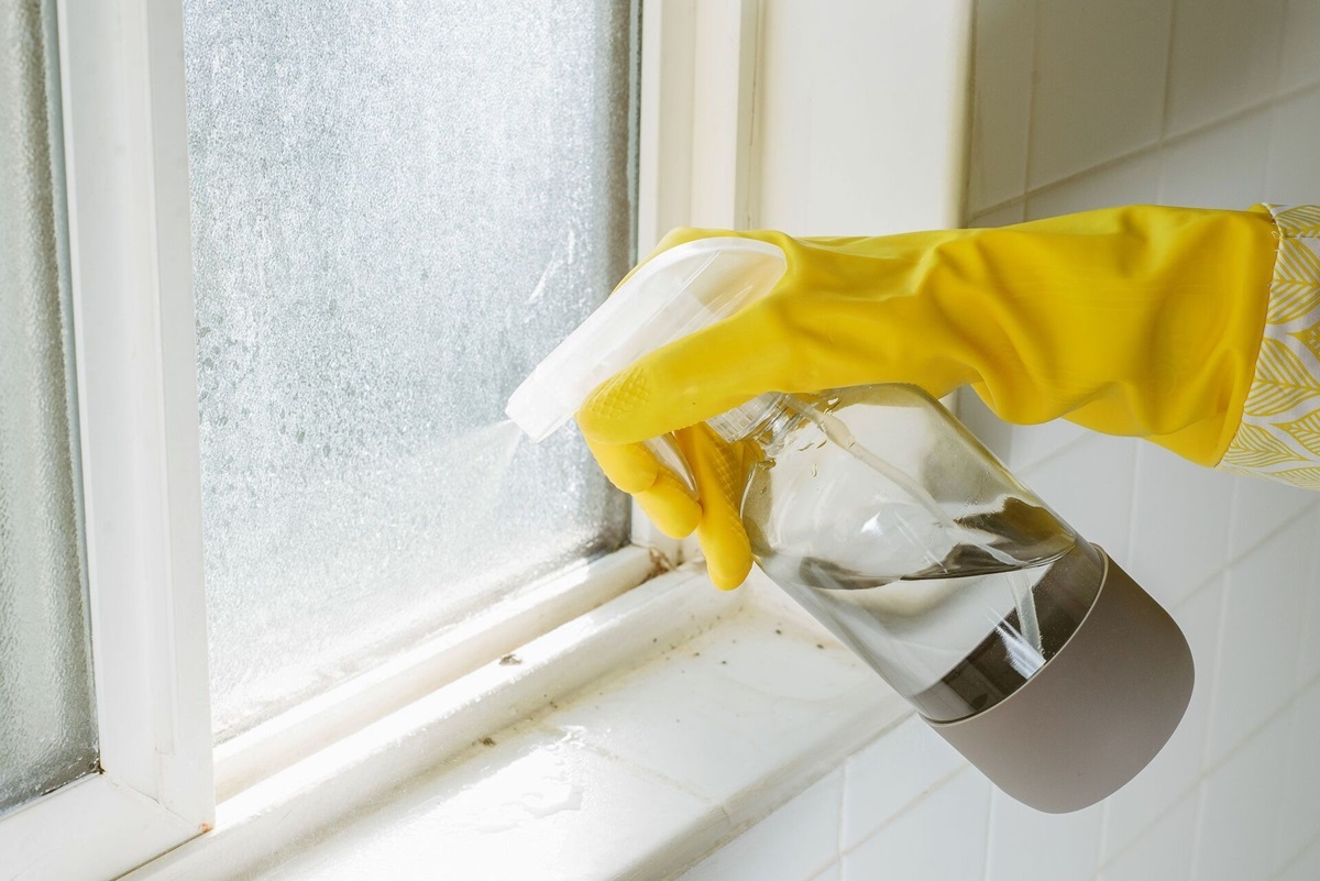 removing mold from window sills