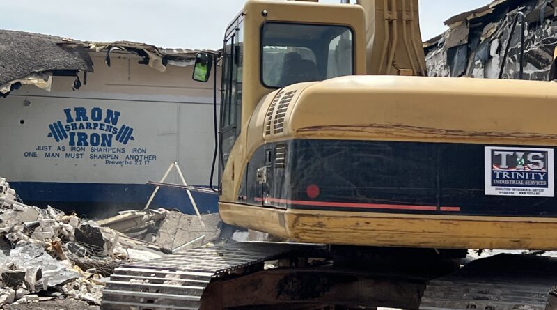 Professional Office Building Demolition in Bartow